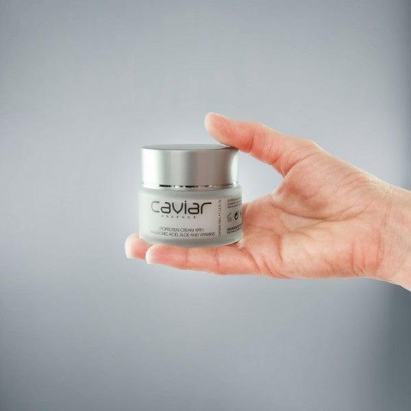 Crema de fata cu Extract de Caviar si Acid Hialuronic, Hidratare Intensiva si Efect Anti-Aging, Caviar Essence, 50 ml - Amoroso