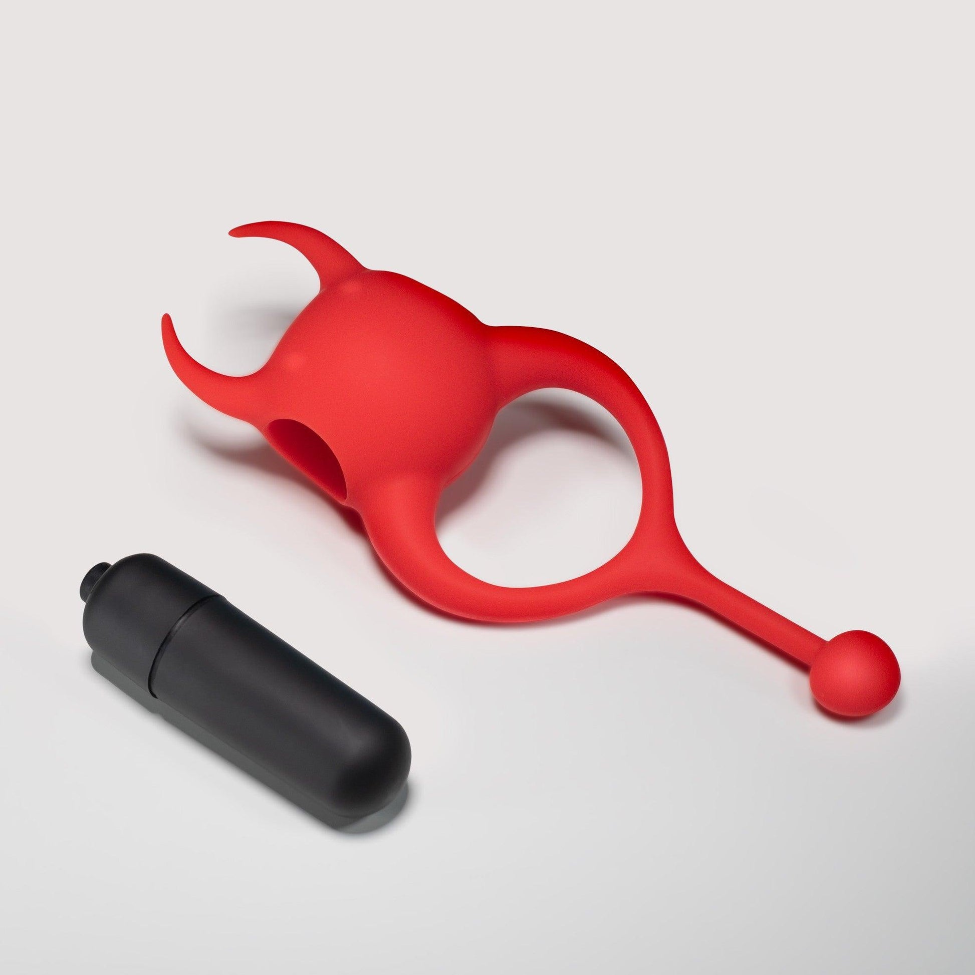 Inel Vibrator pentru Cupluri, 10 Moduri de Vibratii, Crushious Daemon, Rosu/ Negru - Amoroso