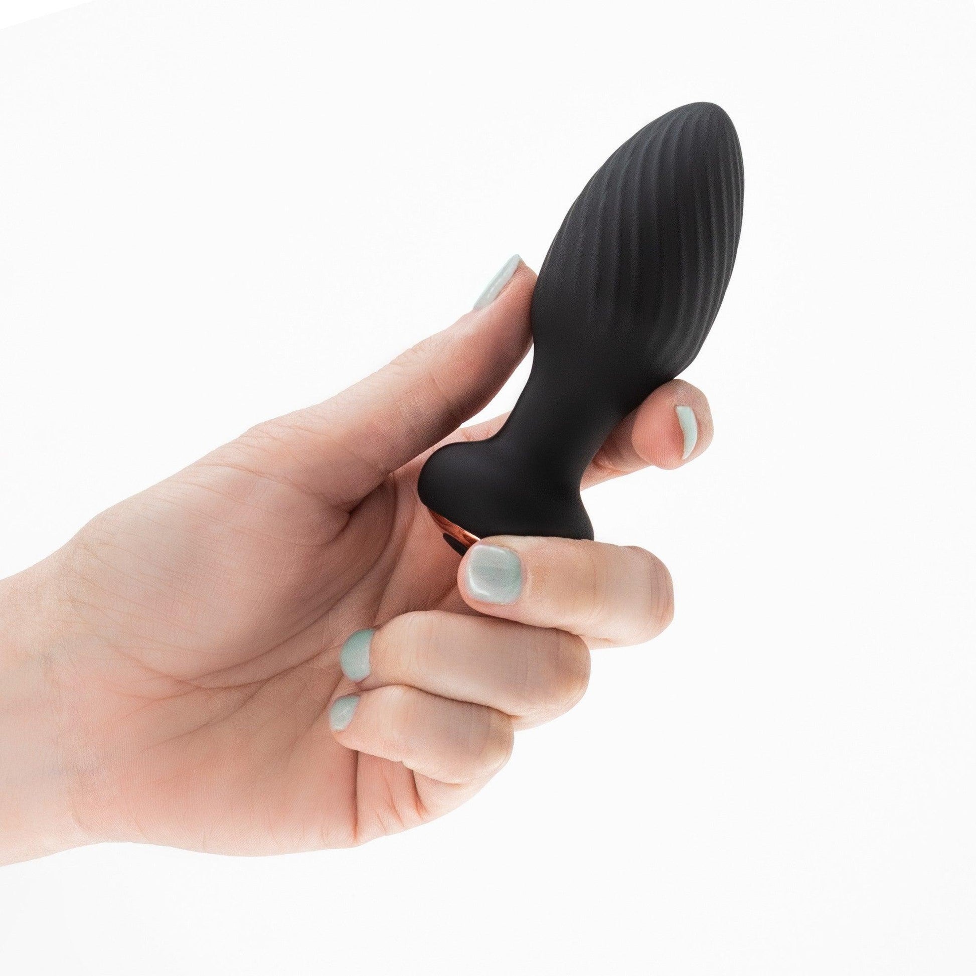 Plug Anal Rotativ cu Telecomanda, Stimulare 360° si Vibratii Intense pentru Placere Maxima, Crushious Twister, Negru - Amoroso