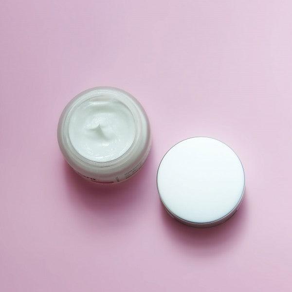 Crema de fata cu extract de melc, Regenerare, Hidratare si Efect Anti-Aging Natural, 50 ml - Amoroso